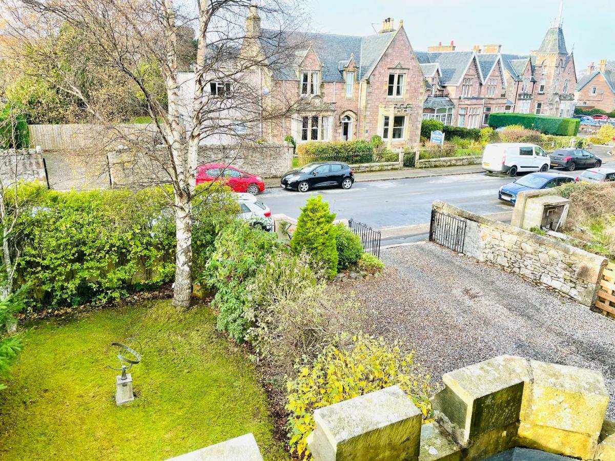 Ladies Lodge Inverness Exterior photo